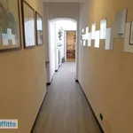 Affitto 6 camera appartamento di 114 m² in Genoa