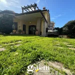 Rent 8 bedroom house of 350 m² in Vitulazio