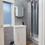 Rent 1 bedroom flat of 60 m² in Leeds