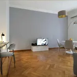 Rent 3 bedroom apartment in Milan