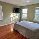 Rent 3 bedroom apartment in Jersey City