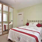 Rent 4 bedroom house in Woking