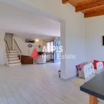 Rent 3 bedroom house of 130 m² in Ανάβυσσος