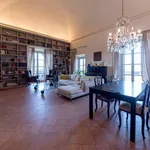 Rent 5 bedroom apartment of 240 m² in Lomagna