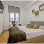 Rent a room of 200 m² in madrid