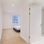 Rent 2 bedroom flat of 77 m² in London