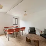 Rent a room of 120 m² in Paris