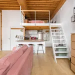 Appartement de 320 m² avec 1 chambre(s) en location à Lyon