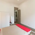 Rent a room of 250 m² in barcelona