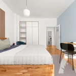 Rent 4 bedroom apartment of 60 m² in Berlin