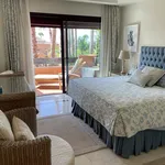 Rent 3 bedroom apartment of 175 m² in Puerto Banús