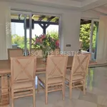 Rent 4 bedroom house of 300 m² in Marbella