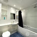 Rent 3 bedroom flat in Edinburgh