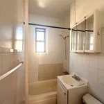 Rent 2 bedroom apartment in Queens