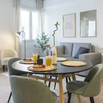 Rent 1 bedroom apartment of 657 m² in Málaga