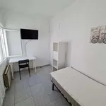 Rent a room of 80 m² in zaragoza