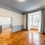 Pronajměte si 3 ložnic/e byt o rozloze 107 m² v Prague