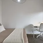 Rent a room of 300 m² in Lisboa