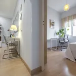 Rent 5 bedroom apartment of 80 m² in Madrid