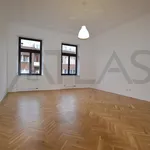 Pronajměte si 3 ložnic/e byt o rozloze 110 m² v Prague