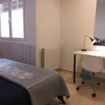 Rent a room of 333 m² in barcelona