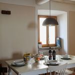 Rent 3 bedroom apartment in Cortona