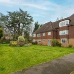 Flat to rent in Grove Road, Beaconsfield HP9