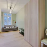 Appartement de 377 m² avec 1 chambre(s) en location à Paris