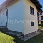 Affitto 5 camera casa di 193 m² in Gazzada Schianno