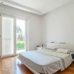 Rent 5 bedroom house of 320 m² in Roma