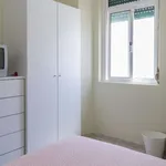 Rent a room in lisbon