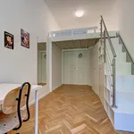 Rent 4 bedroom apartment in Prague