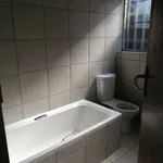 Rent 2 bedroom apartment in Roodepoort