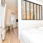 Appartement de 27 m² avec 3 chambre(s) en location à Paris