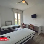 Rent 5 bedroom apartment of 90 m² in Ferrara