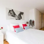 Rent a room of 200 m² in lisbon