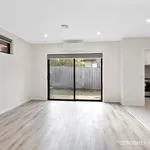 Rent 3 bedroom apartment in Caulfield North