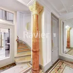 Rent 5 bedroom apartment of 160 m² in Paris