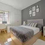 Rent a room of 130 m² in madrid