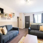 Rent 4 bedroom flat in Leeds