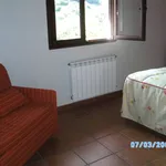 Alquilo 6 dormitorio casa de 50 m² en Asturias']