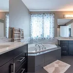 Maison de 2475 m² avec 3 chambre(s) en location à Calgary