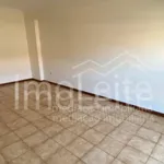 Rent 3 bedroom apartment of 90 m² in Porto