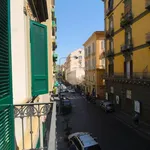 Rent 4 bedroom house of 300 m² in Napoli