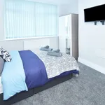 Rent 4 bedroom house in West Midlands