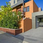 Rent 2 bedroom apartment in Caulfield