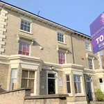 Rent 3 bedroom flat in East Midlands