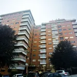 Rent a room of 140 m² in porto