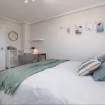 Rent 4 bedroom apartment in Valencia