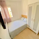 Alquilar 4 dormitorio apartamento en Seville